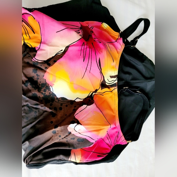 Christina Women's Chic/Vibrant Floral One Piece Swimsuit 12D - Picture 2 of 15